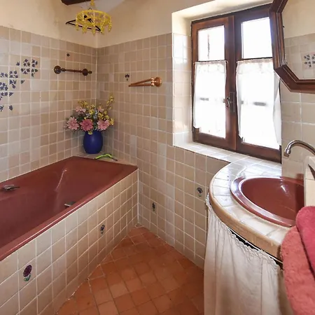 Holiday home In With Kitchen *